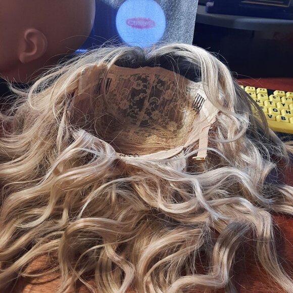 NEW ! Wig 16\
